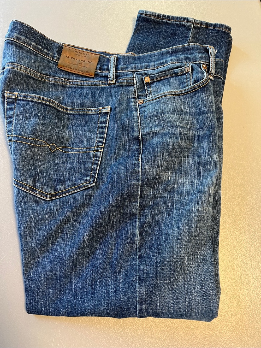 Lucky Brand Men’s Medium Blue Slim Straight Jeans 36”W 32”L